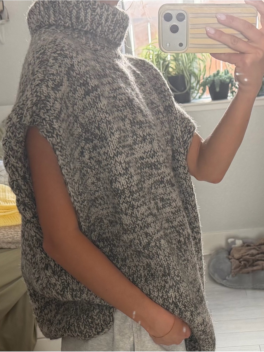 Knit sweater vest